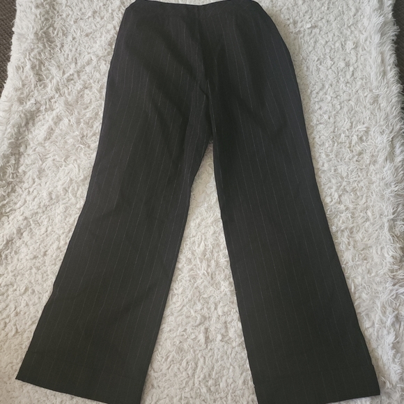 Gloria Vanderbilt dress pants - Picture 2 of 3